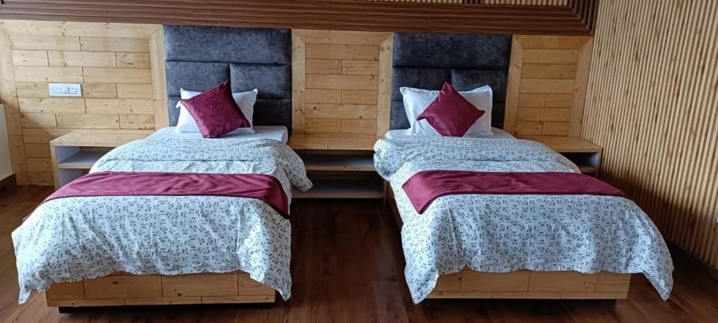 Starry Sky Hotel Joshīmath Eksteriør billede